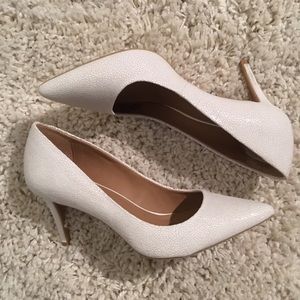 Calvin Klein Gayle pump